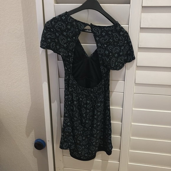 BP Black and White Paisley V-Neck Flutter Sleeve Dress 90s “skater dress” vibes - Picture 12 of 17